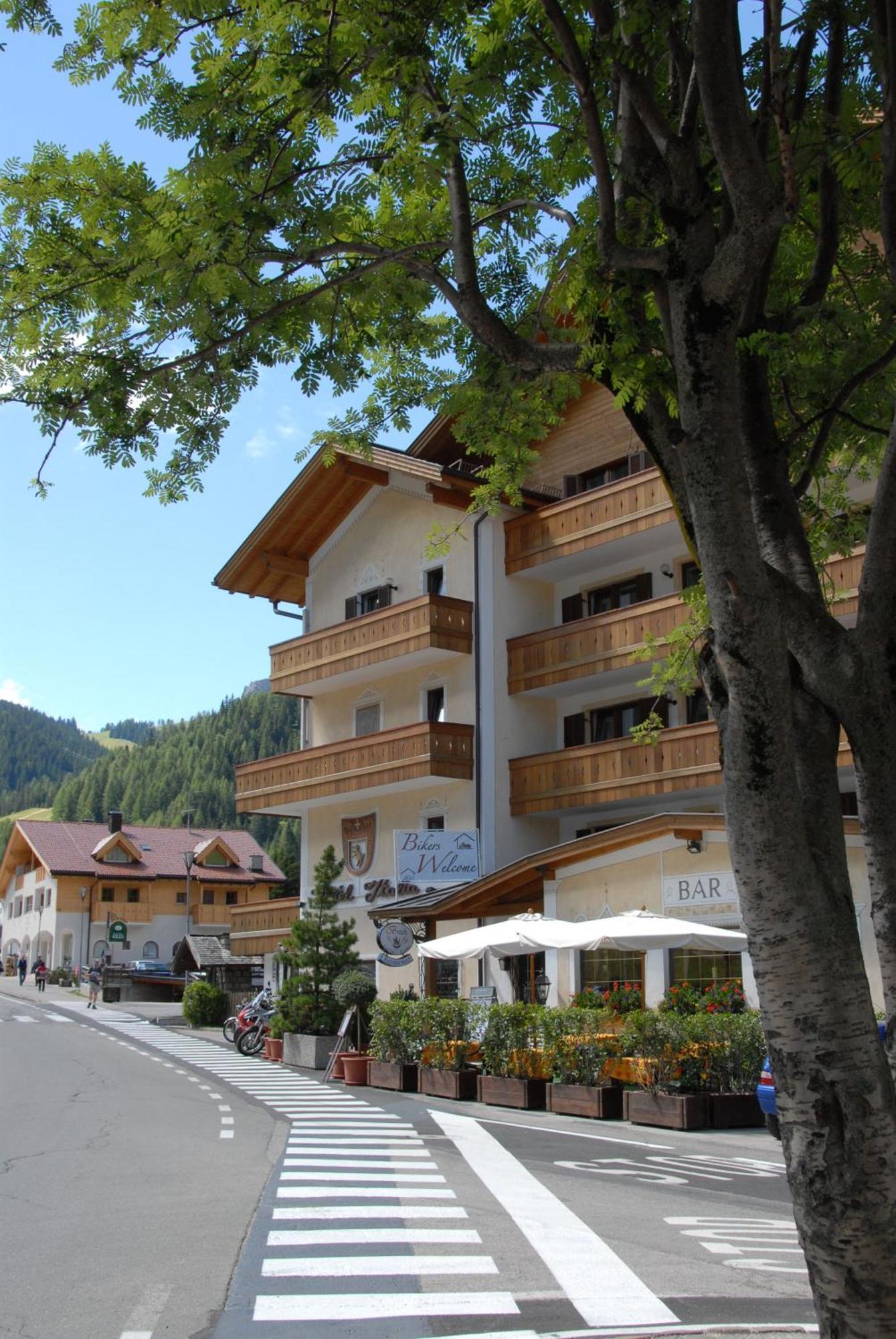 Hotel Italia Corvara In Badia Exterior foto