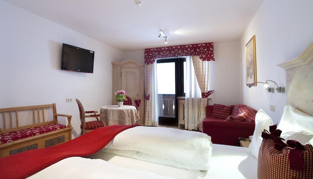 Hotel Italia Corvara In Badia Habitación foto