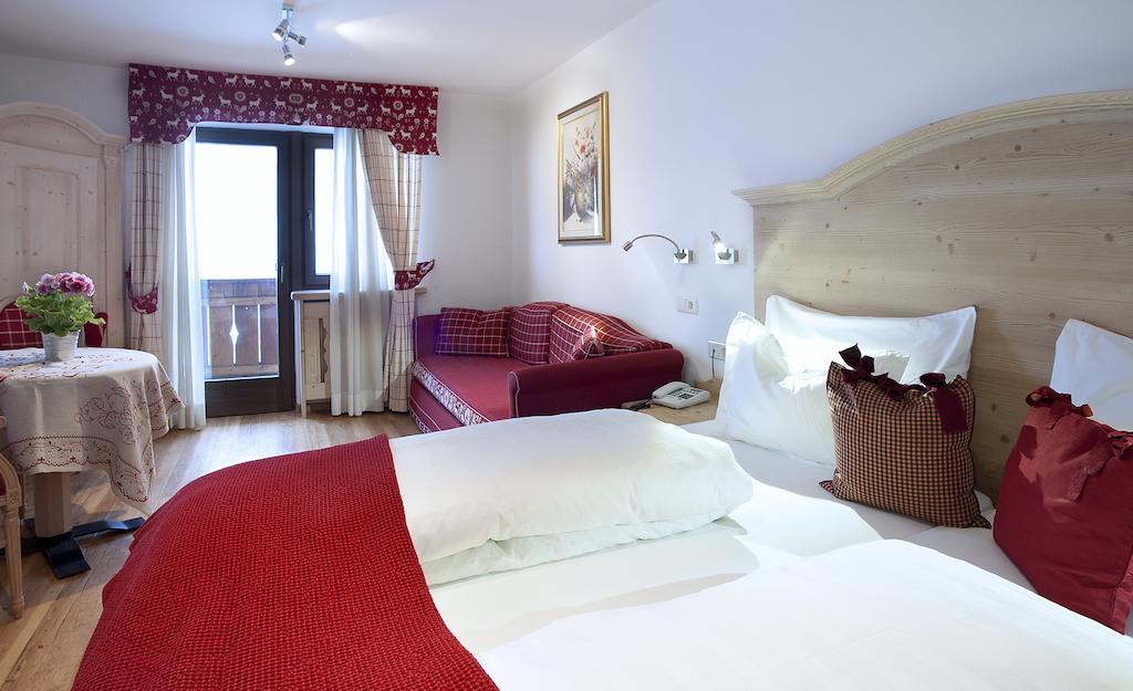 Hotel Italia Corvara In Badia Habitación foto